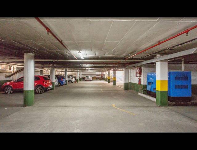 1,000M² WAREHOUSE TO LET IN SALT RIVER